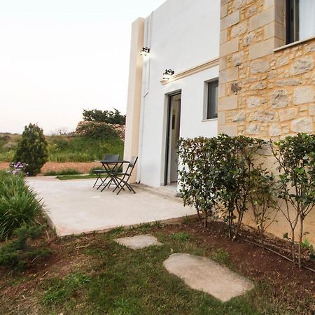 Agarathos Traditional Rooms - Pool - Kaliviani -On The Road To Balos Bagian luar foto