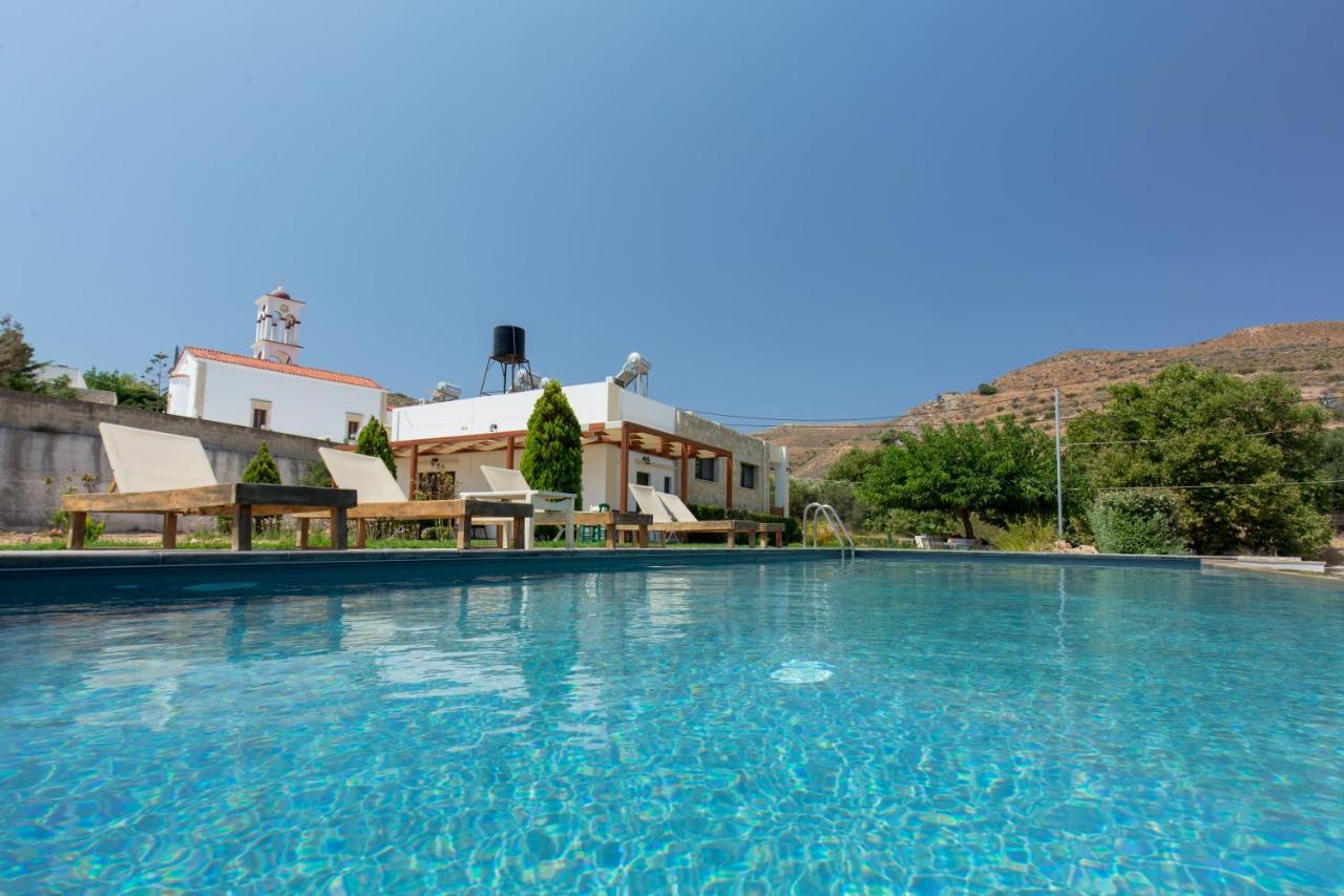 Agarathos Traditional Rooms - Pool - Kaliviani -On The Road To Balos Bagian luar foto