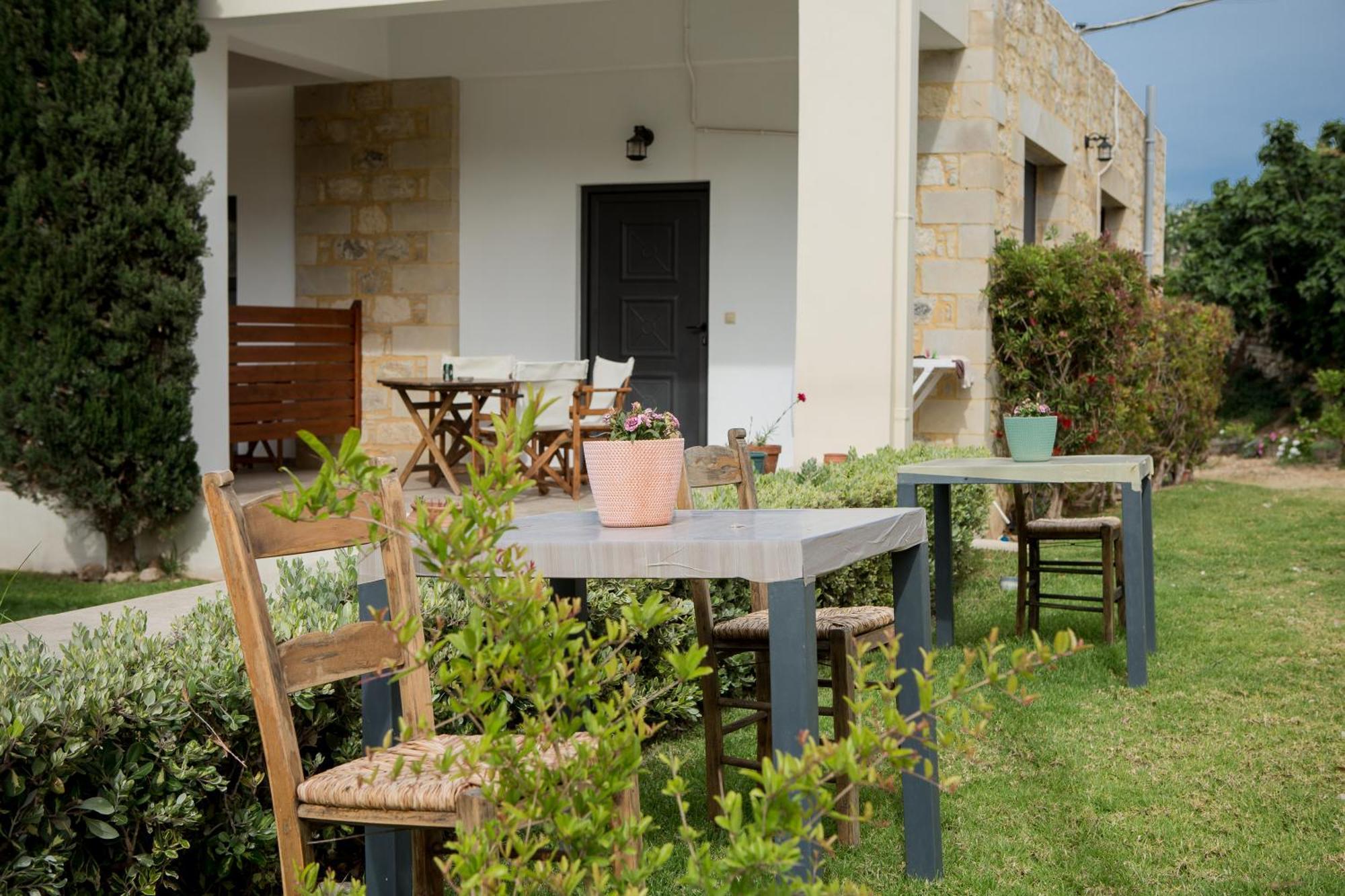 Agarathos Traditional Rooms - Pool - Kaliviani -On The Road To Balos Bagian luar foto