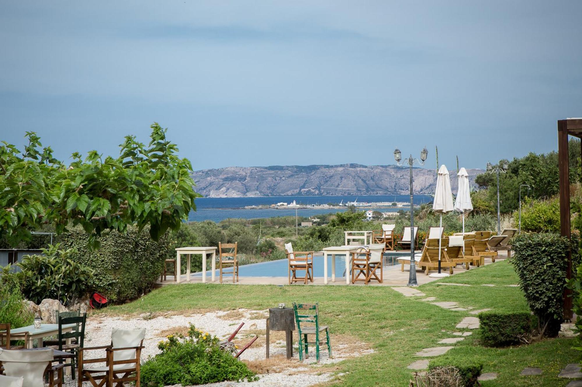 Agarathos Traditional Rooms - Pool - Kaliviani -On The Road To Balos Bagian luar foto