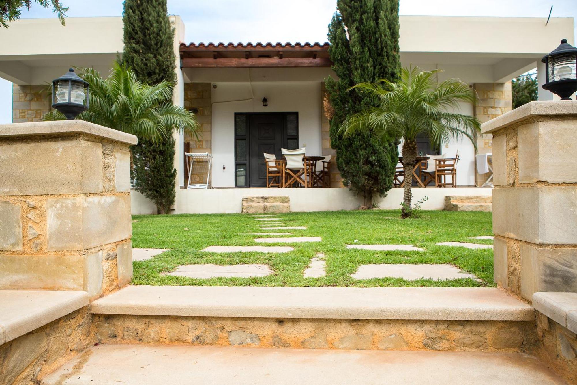 Agarathos Traditional Rooms - Pool - Kaliviani -On The Road To Balos Bagian luar foto