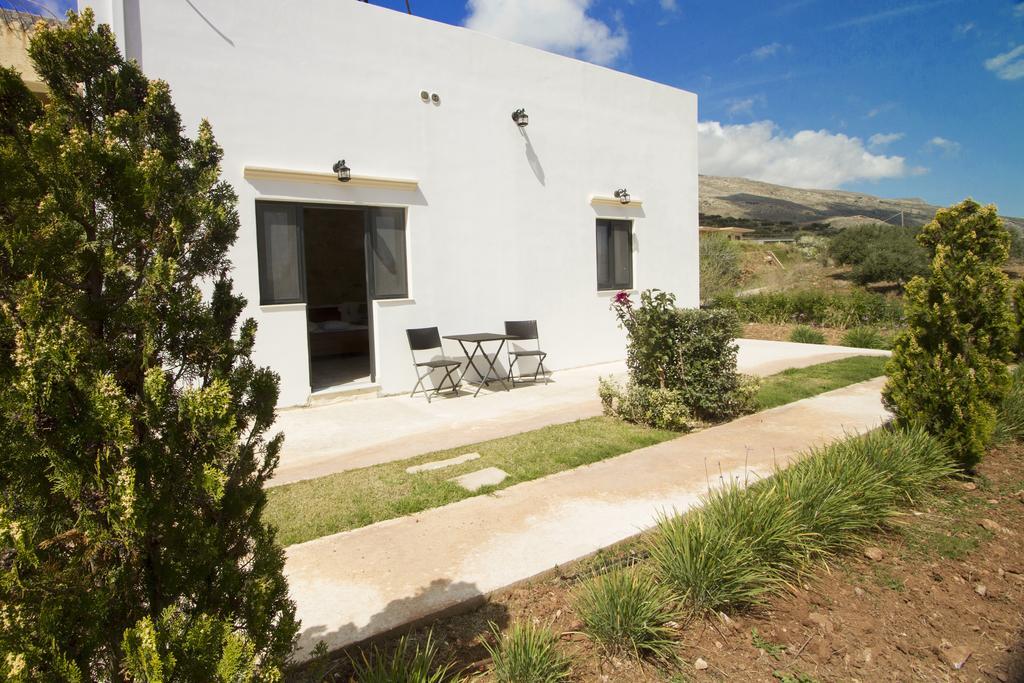 Agarathos Traditional Rooms - Pool - Kaliviani -On The Road To Balos Bagian luar foto