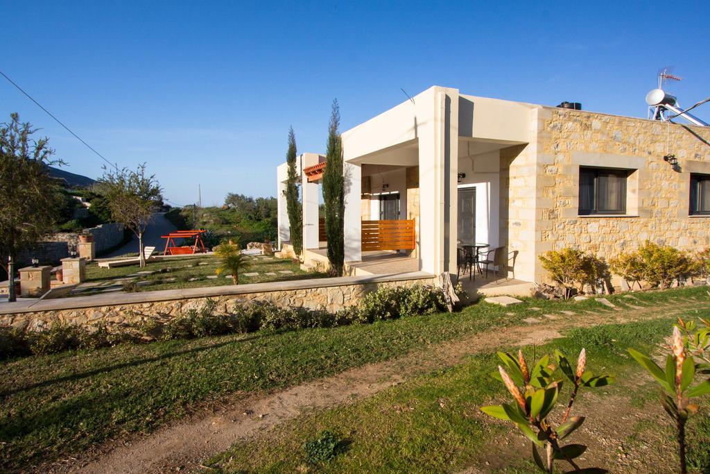 Agarathos Traditional Rooms - Pool - Kaliviani -On The Road To Balos Bagian luar foto